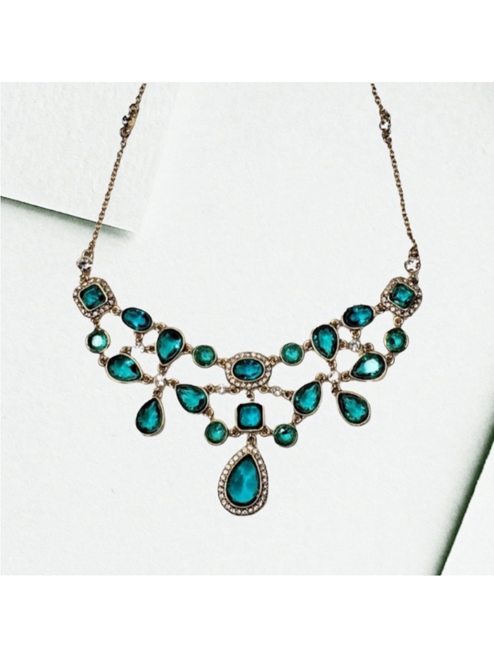 CAROLEE Gemstone Crystal Statement Necklace Gold - Picture 3 of 11